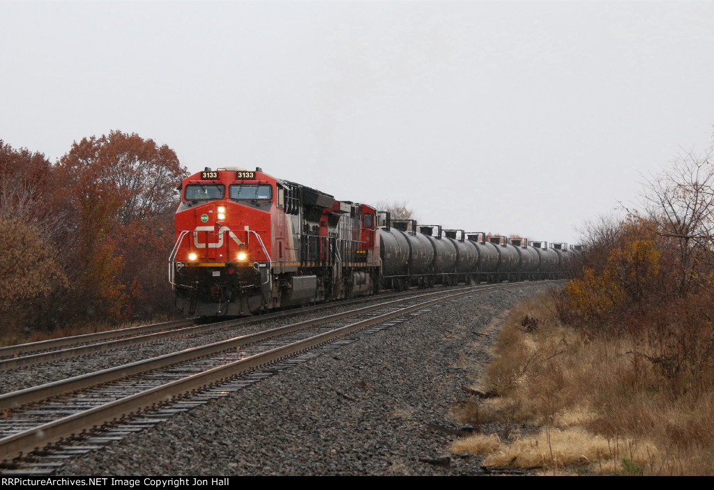 CN 3133 & 2205 lead diesel loads up the hill as U756